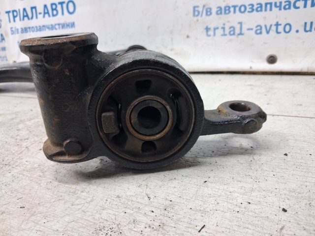 Рычаг передней подвески нижний левый G46C34350 MAZDA