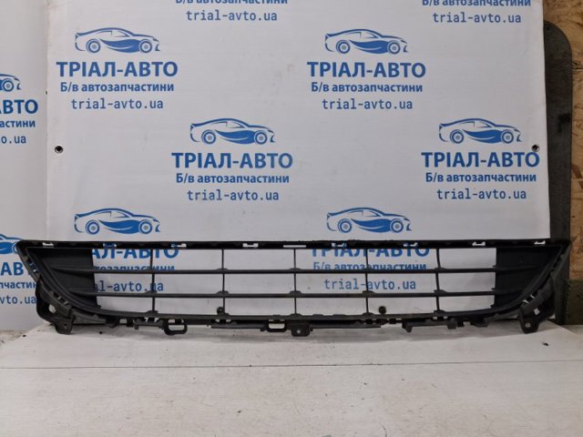 Решетка бампера нижняя G46L501T1 MAZDA