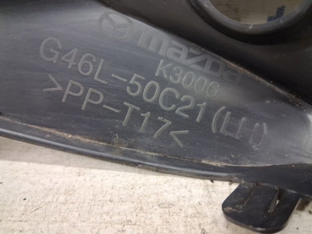 Заглушка противотуманок, левая G46L50C21 MAZDA
