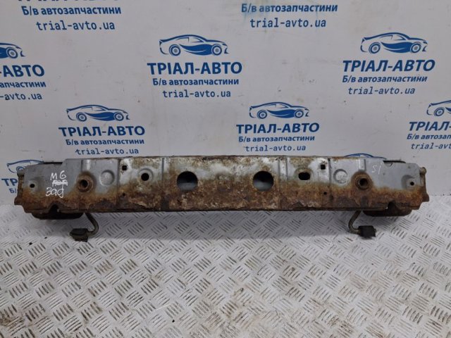 Буфер бампера заднего GHK150260 MAZDA