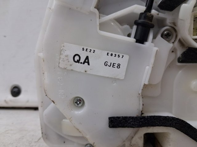 GHP958310 Замок передней правой двери купить Ужгород