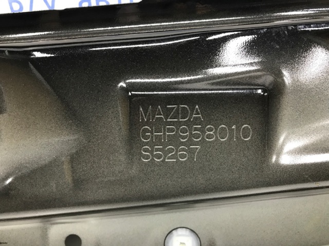 Пассажирская передняя дверь GHY05802XF MAZDA