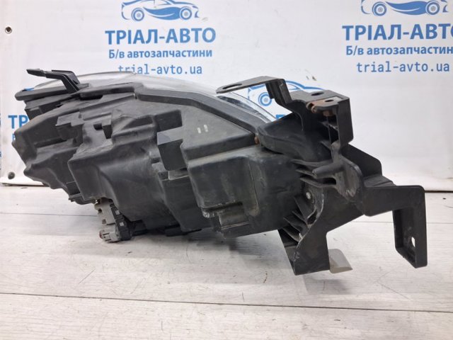 MAZDA GMG951041E Левая фара в наличии Днепр