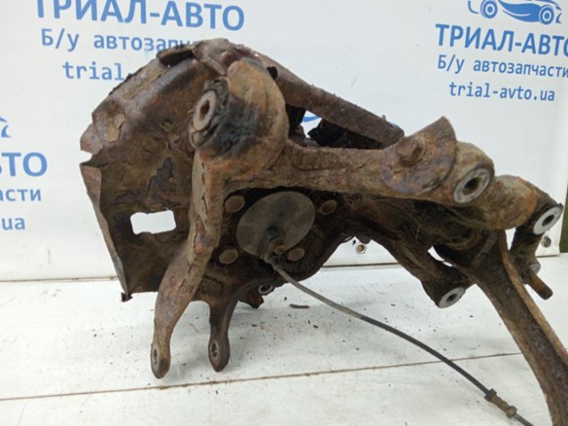 MAZDA GS1D2611XB Цапфа задняя правая в наличии Киев
