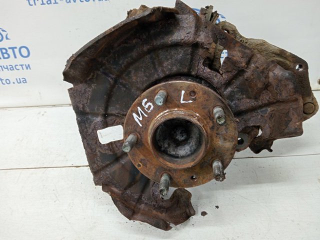 GS1D2612XB Цапфа (поворотный кулак) задний левый купить Украина