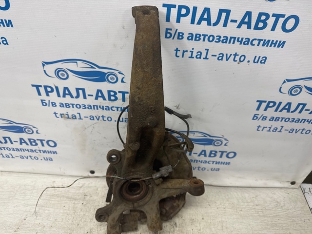 MAZDA GS1D33021 Цапфа (поворотный кулак) передний правый в наличии Украина