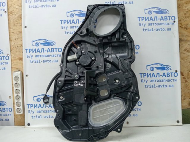 Накладка передней левой двери GS1D5997X MAZDA