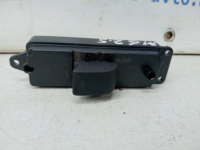 MAZDA GS1D66370 Кнопка включения мотора стеклоподъемника передняя правая в наличии Кривой Рог