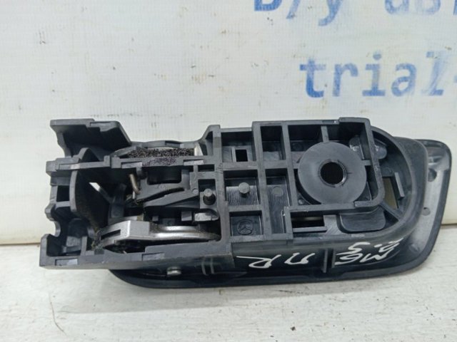 MAZDA GS1D72330B02 Ручка двери задней внутренняя правая в наличии Чернигов