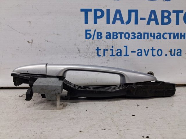 MAZDA GS1D7342XC Держатель наружной ручки двери задней левой в наличии Чернигов