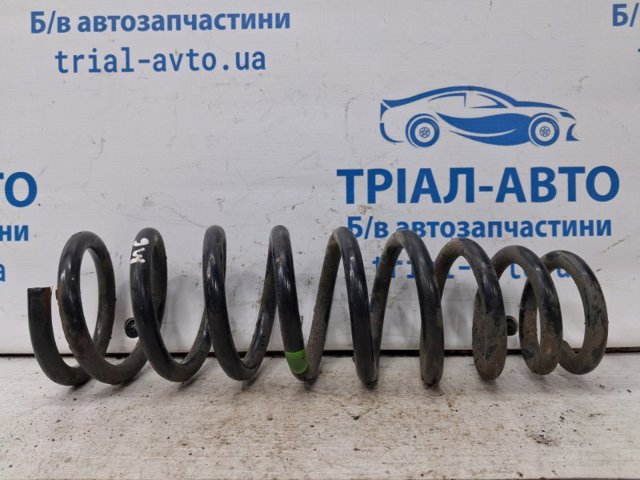 Пружина передняя, правая GS1G34011 MAZDA