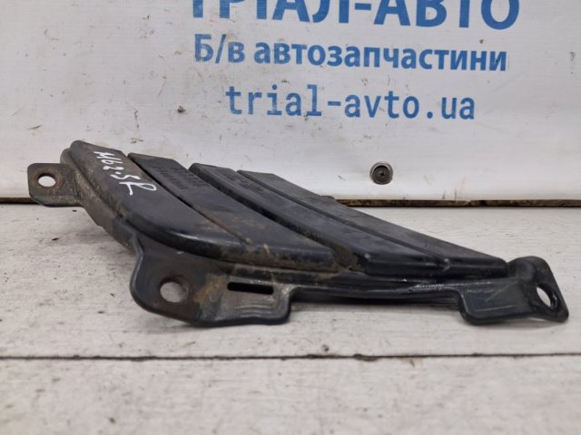 GS7T50C12A MAZDA Заглушка (решетка) противотуманных фар бампера переднего правая купить в Полтава