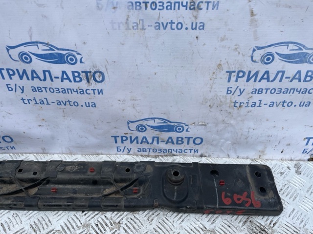 GS7Z16138A Усилитель суппорта радиатора, нижний купить Ужгород
