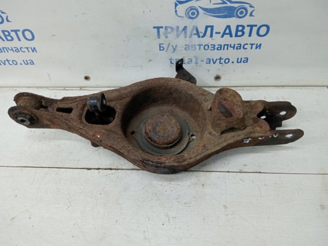 MAZDA GSY128300 Рычаг задней подвески нижний правый в наличии Николаев
