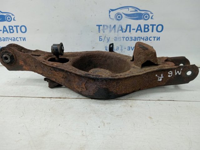 GSY128300 Mazda Рычаг задней подвески нижний правый