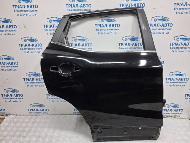 Дверь пассажирская задняя правая H21004EAMA NISSAN
