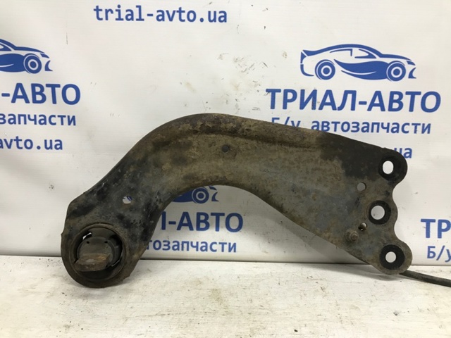 Рычаг/тяга задней подвески продольный нижний, правый KD3528200B MAZDA