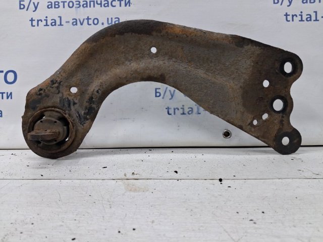 MAZDA KD3528200B Рычаг (тяга) задней подвески продольный нижний правый в наличии Николаев