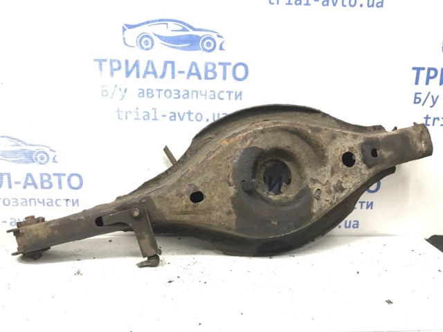 KD3528300 Рычаг задней подвески нижний правый купить Чернигов