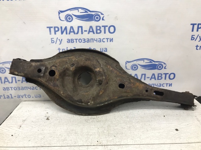Балансир задний нижний, левый KD3528350 MAZDA