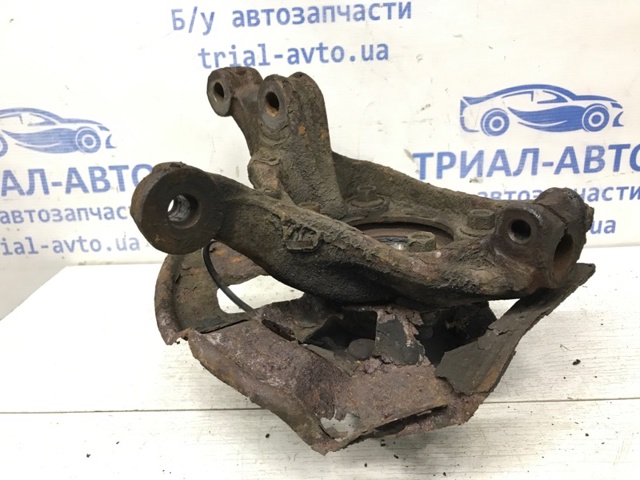 KD3533031A Цапфа (поворотный кулак) передний левый купить Киев