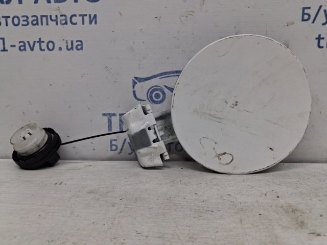 Лючок (дверца) бензобака KD5342410 MAZDA