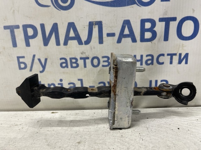 MAZDA KD5358270C Ограничитель двери в наличии Павлоград