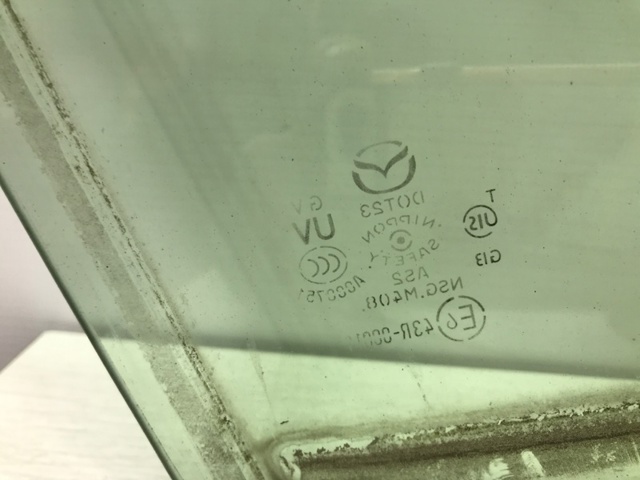 MAZDA KD5358510 Стекло двери передней правой в наличии Днепр