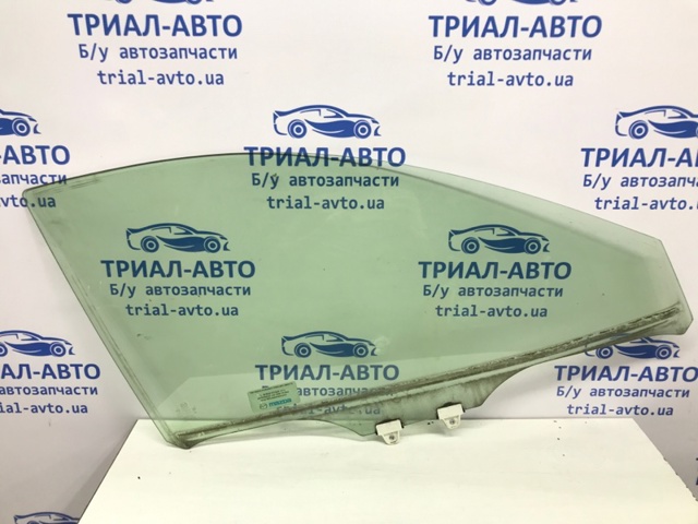 Стекло двери передней правой KD5358510 MAZDA