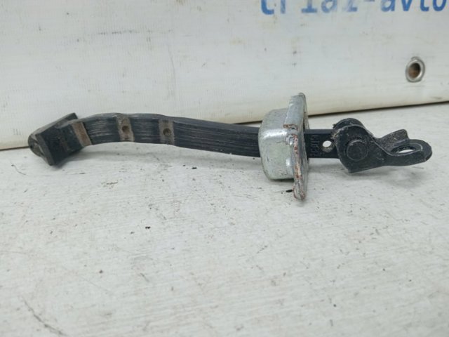 MAZDA KD5372270A Ограничитель открывания двери задний в наличии Кривой Рог