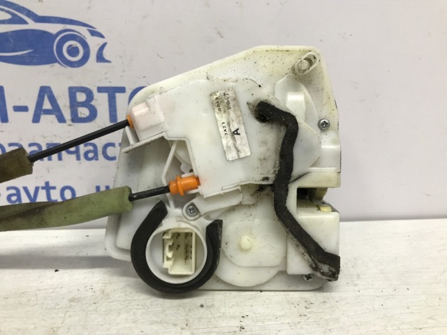 Замок задней двери, левой KD5373310 MAZDA
