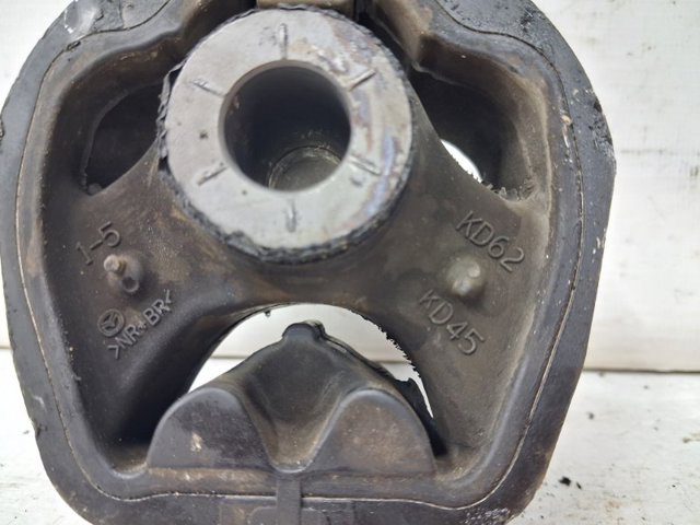 MAZDA KD6239040 Подушка (опора) двигателя задняя в наличии Чернигов