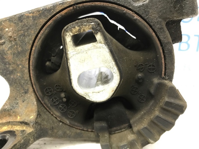 MAZDA KD6239070B Подушка (опора) двигателя левая в наличии Харьков