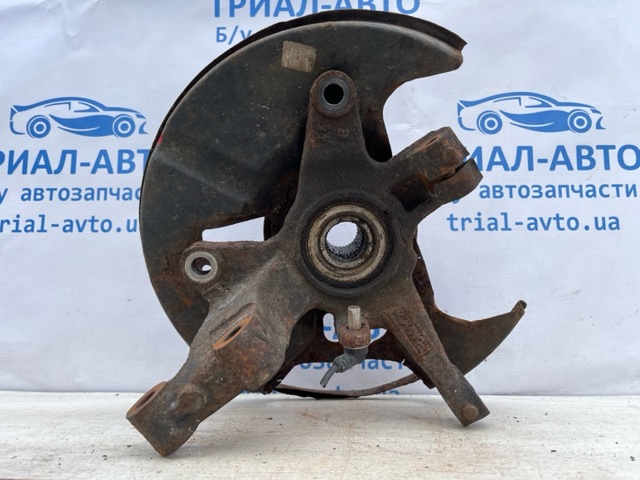 Цапфа поворотная левая L20633030A MAZDA