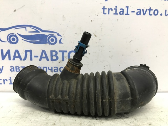 Патрубок воздушный Мазда СХ-7