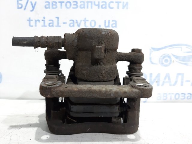 Задний правый суппорт LR001024 LAND ROVER