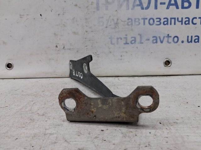 MB866526 MITSUBISHI Петля капота правая купить в Павлоград
