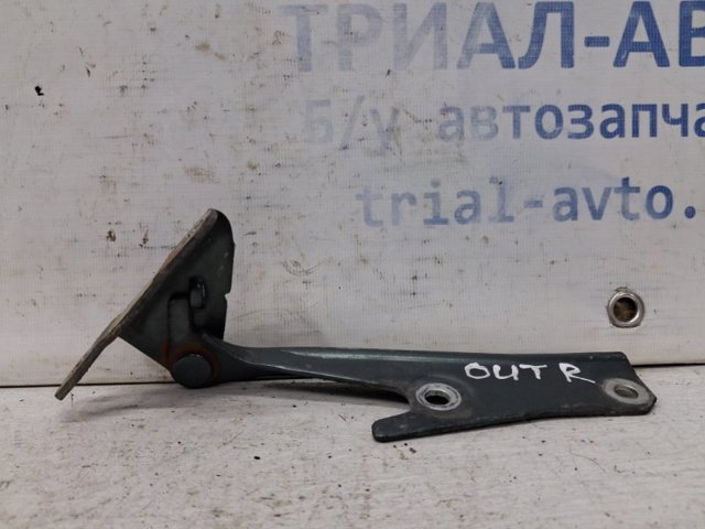 Завеса капота правая MB866526 MITSUBISHI