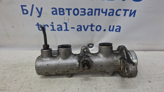 Цилиндр главный тормоза (гидротормозов) MN102882 MITSUBISHI