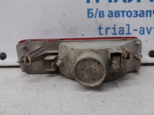Правый отражатель бампера MN133870 MITSUBISHI