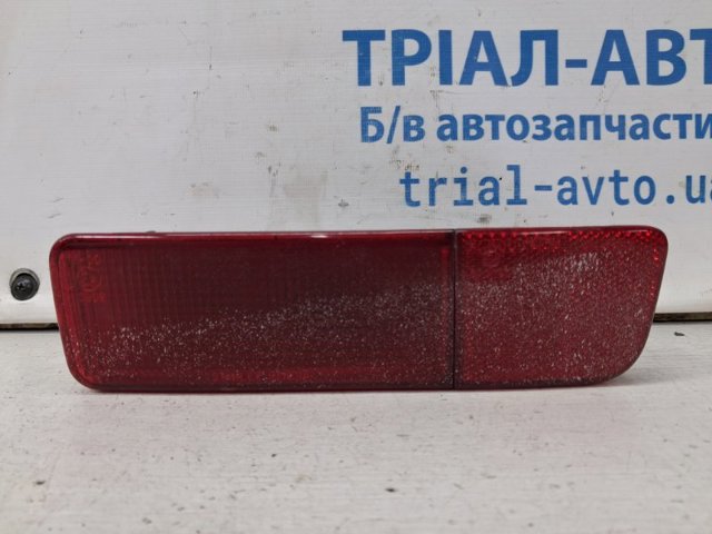Правый катафот бампера MN133870 MITSUBISHI