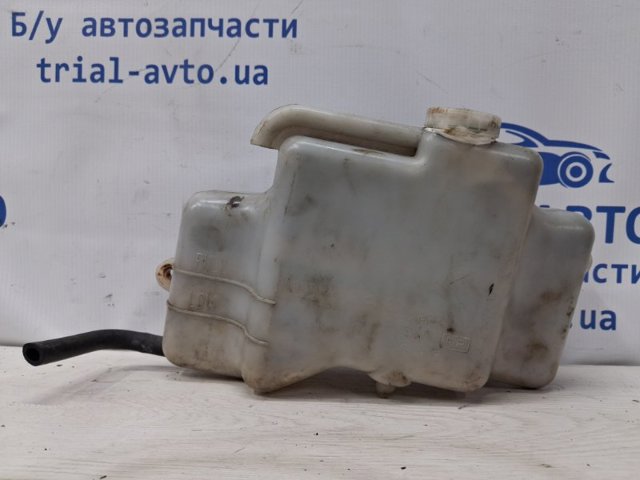 Бачок системы охлаждения двигателя расширительный MN135072 MITSUBISHI