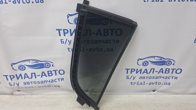 MITSUBISHI MN136793 Стекло-форточка двери задней левой в наличии Сумы