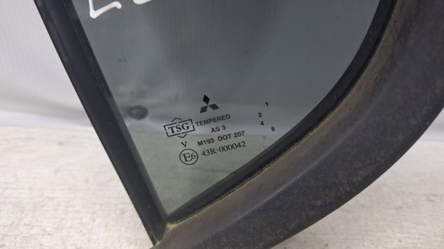 MN136793 MITSUBISHI Стекло-форточка двери задней левой купить в Кривой Рог