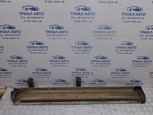 MN146128 MITSUBISHI Подножка правая купить в Украина