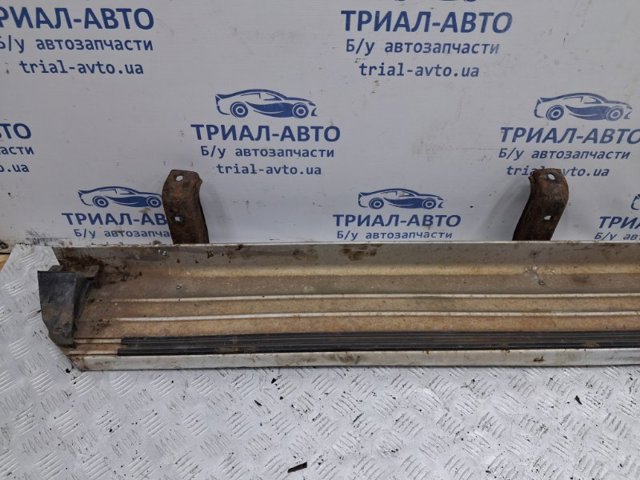 MN146128 MITSUBISHI Подножка правая купить в Черновцы