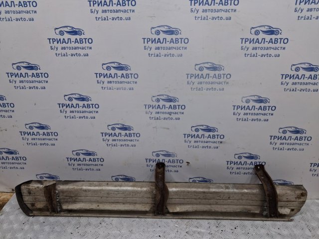 MITSUBISHI MN146128 Подножка правая в наличии Ирпень
