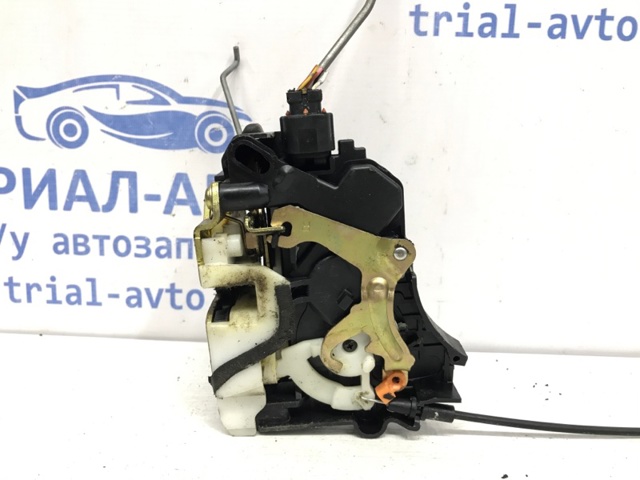 Дверной замок передний правый MN159934 MITSUBISHI