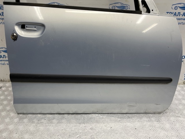 Пассажирская передняя дверь MN161884 MITSUBISHI