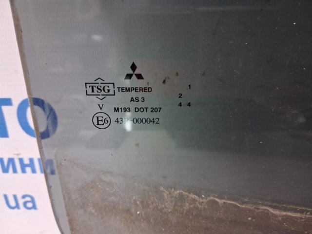 MITSUBISHI MN182276 Стекло двери задней правой в наличии Кривой Рог